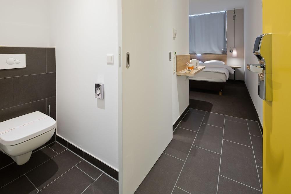 B&B Hotel Muenchen-Olympiapark Экстерьер фото