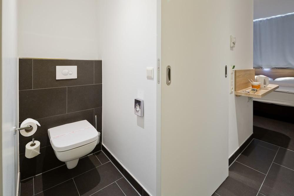 B&B Hotel Muenchen-Olympiapark Экстерьер фото